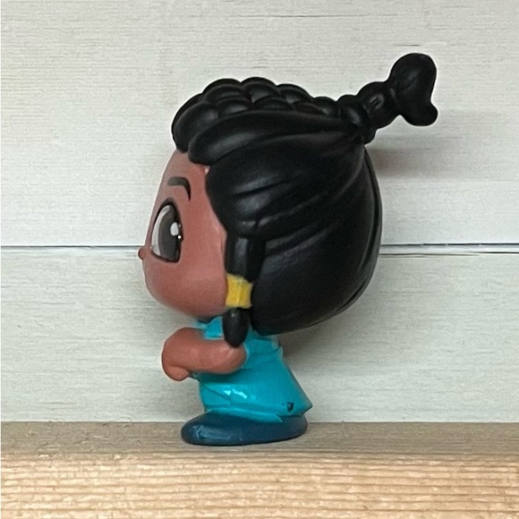 Disney Doorables Series 12 Raya from Raya and the Last Dragon - Picture 2 of 5